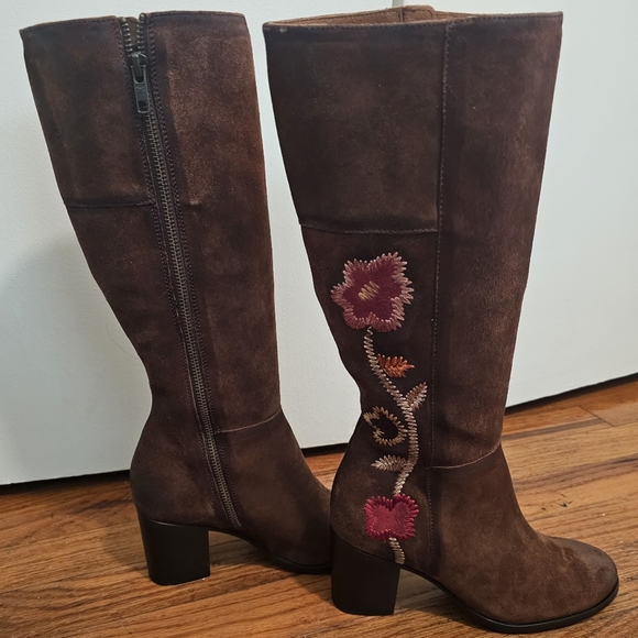 Frye Nove size 6 Embroidered Flower detail - Picture 3 of 10